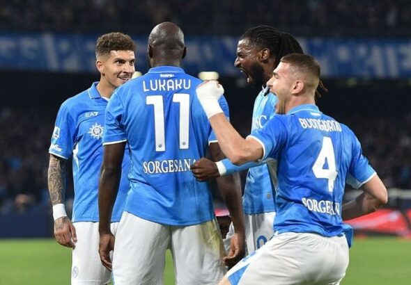 medium_napoli_comemoracao_jogadores_528c27713a